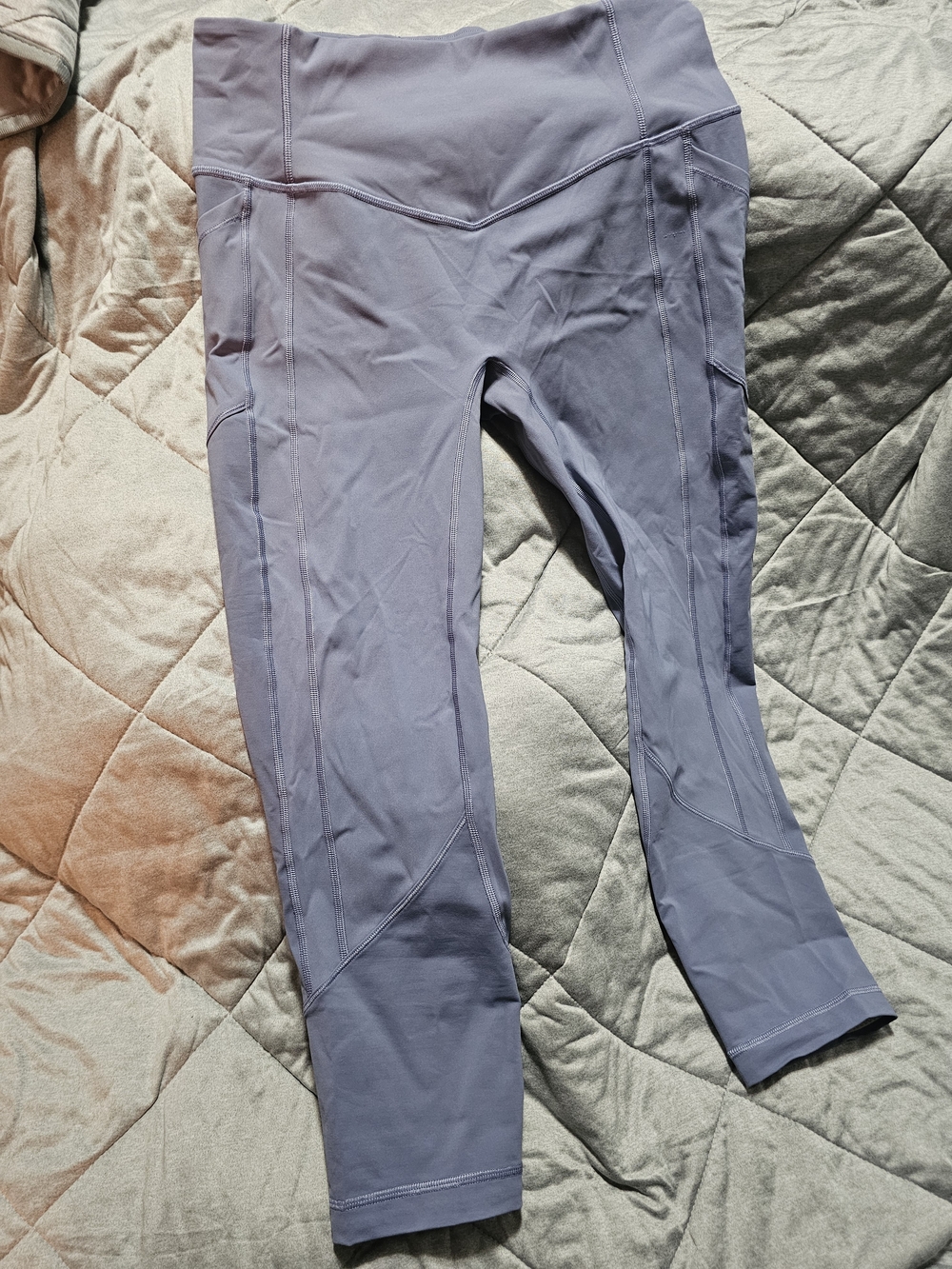All the Right Places Crop II 23" grayish-purple (Peri Purple)